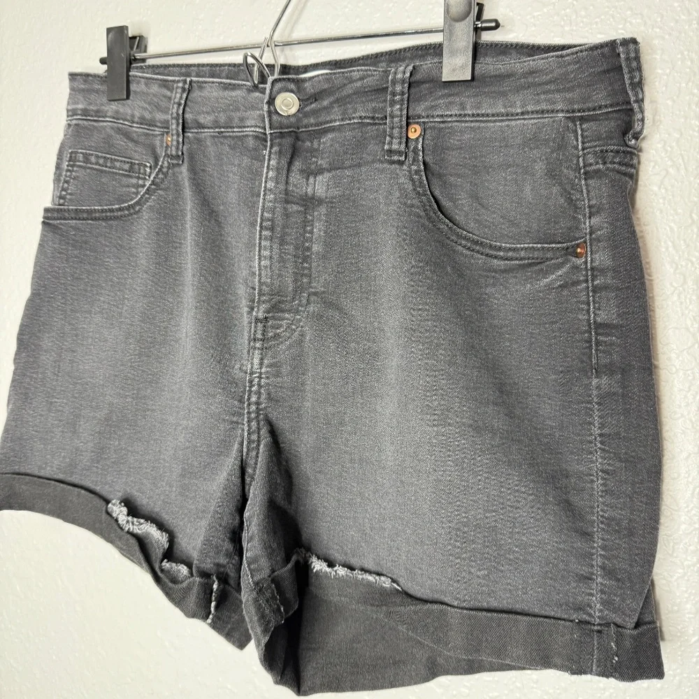 H&M high waist‎ black shorts with stretch